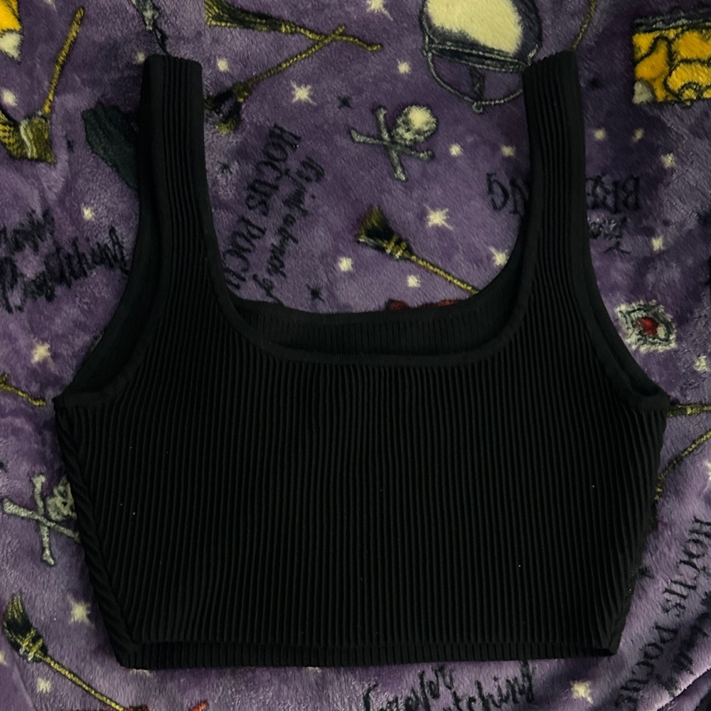 Babaton Black Ribbed Tank Top - Picture 3 of 3